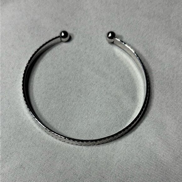 New! Textured Silvertone Boho Open Cuff Adjustable Bracelet - Picture 2 of 7